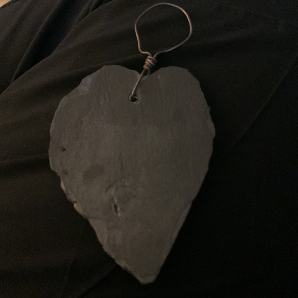Hand painted slate heart - Picture 2 of 2
